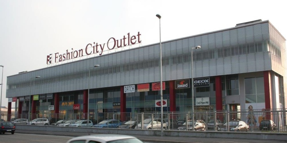 CENTRO COMMERCIALE FASHION CITY OUTLET CASA CHIARA SAN GIULIANO MILANESE